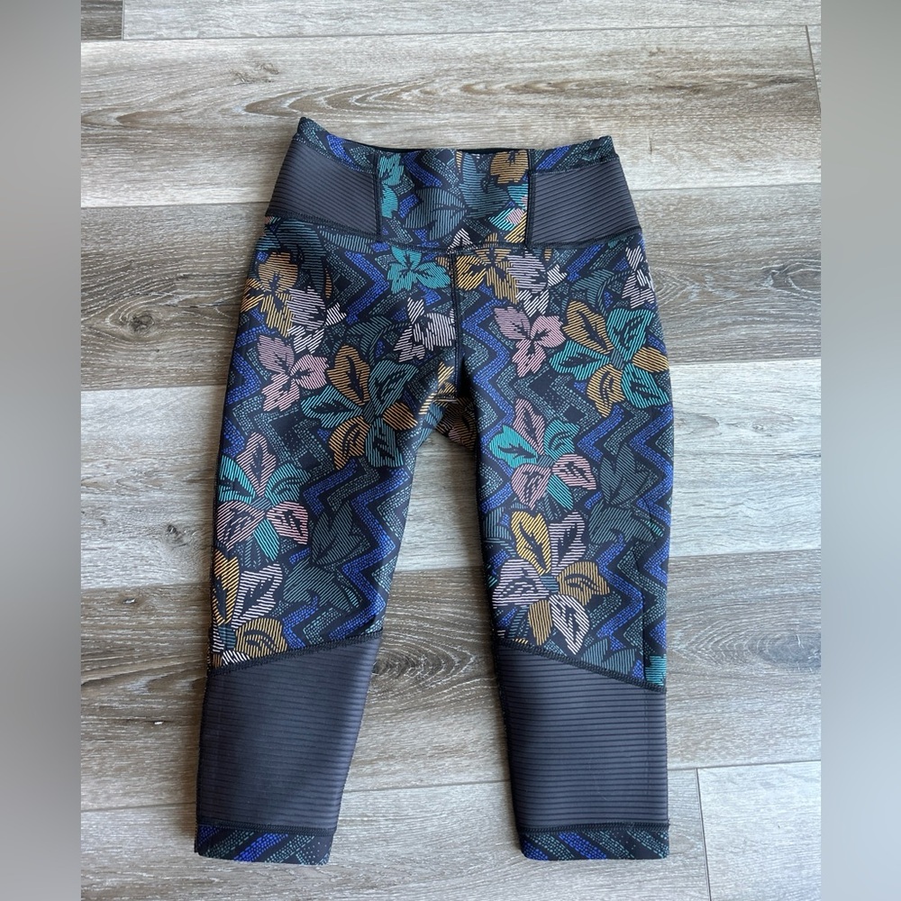 Prana WetSuit Swim Tights 3/4 Capri in Black Floral print women’s Small Horchata